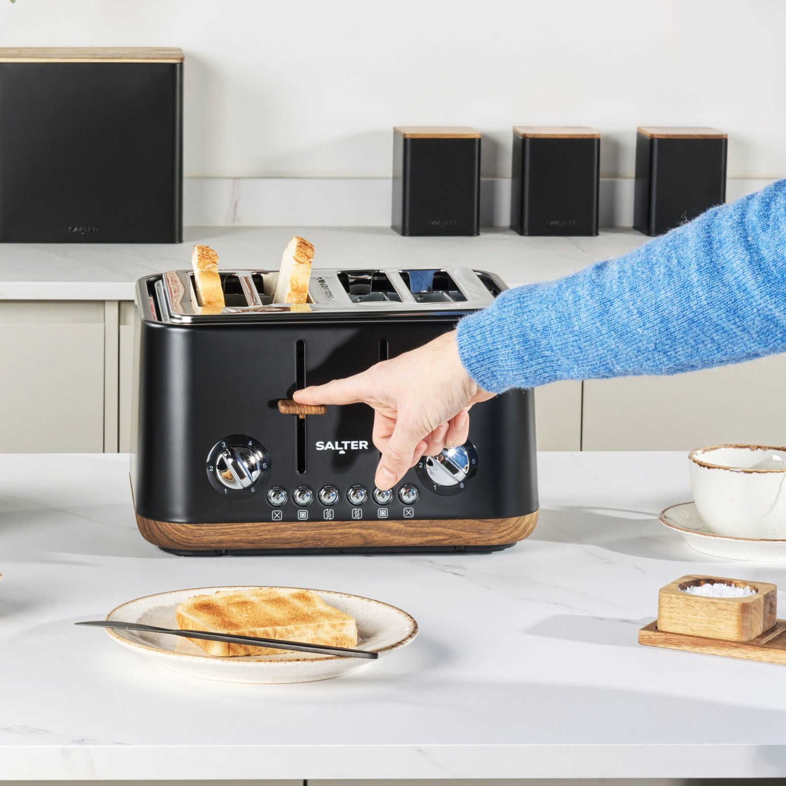 Salter 4-Slice Toaster Wide Slots for Thick Bread Crumb Tray Black Wood Effect