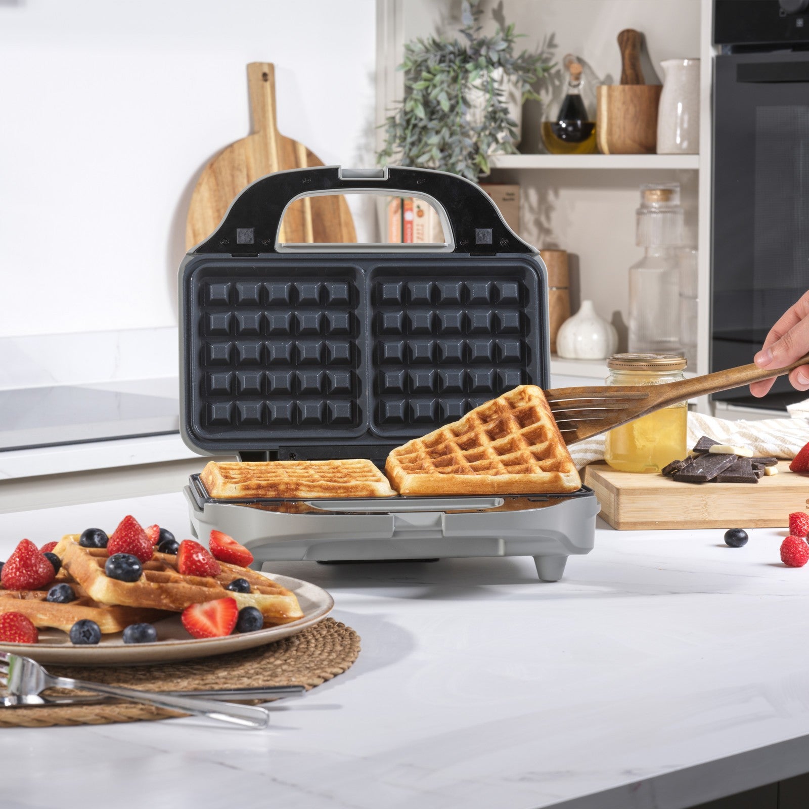 Salter Aspen XL Waffle Maker Pfoa-Free Non-Stick Automatic Temperature Control