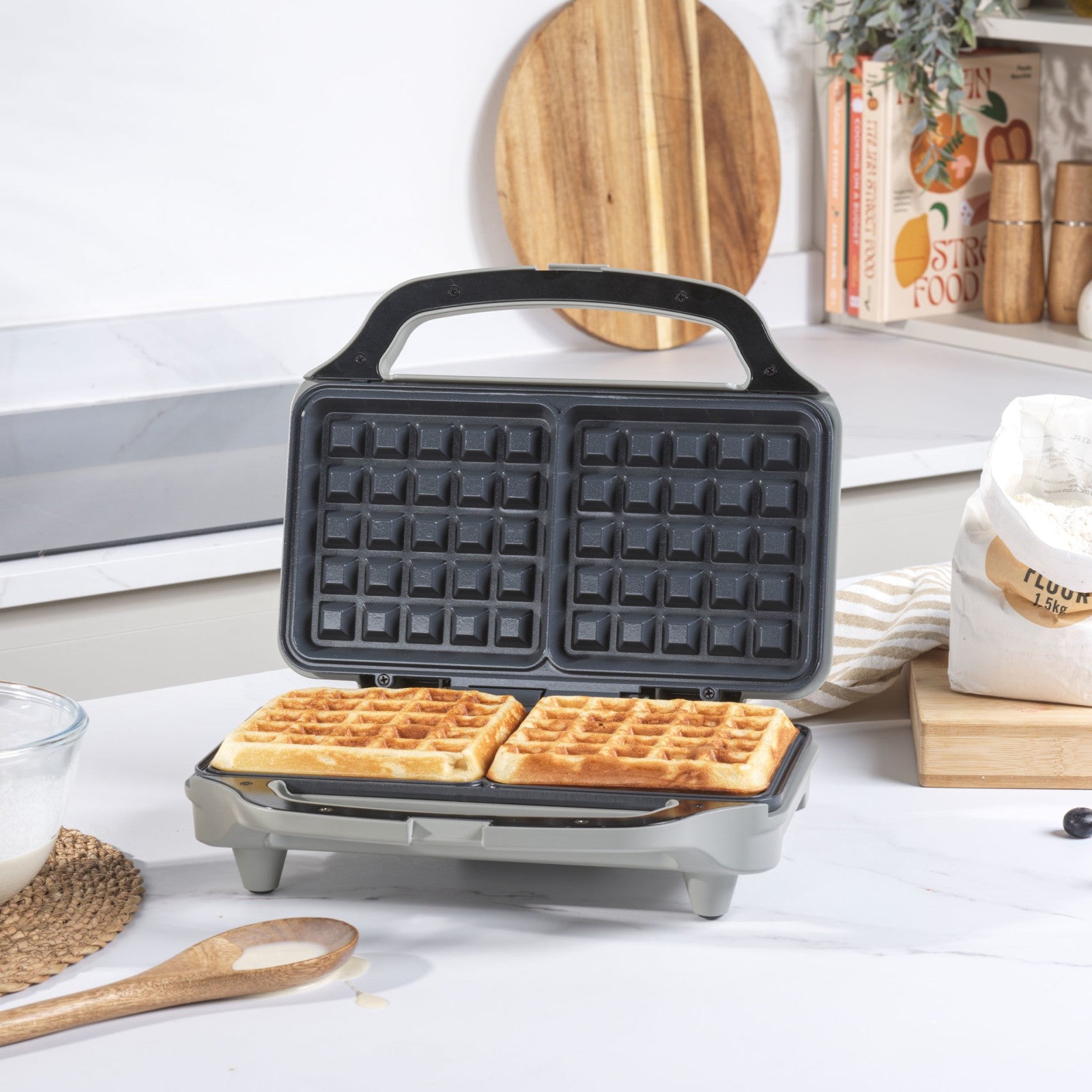 Salter Aspen XL Waffle Maker Pfoa-Free Non-Stick Automatic Temperature Control